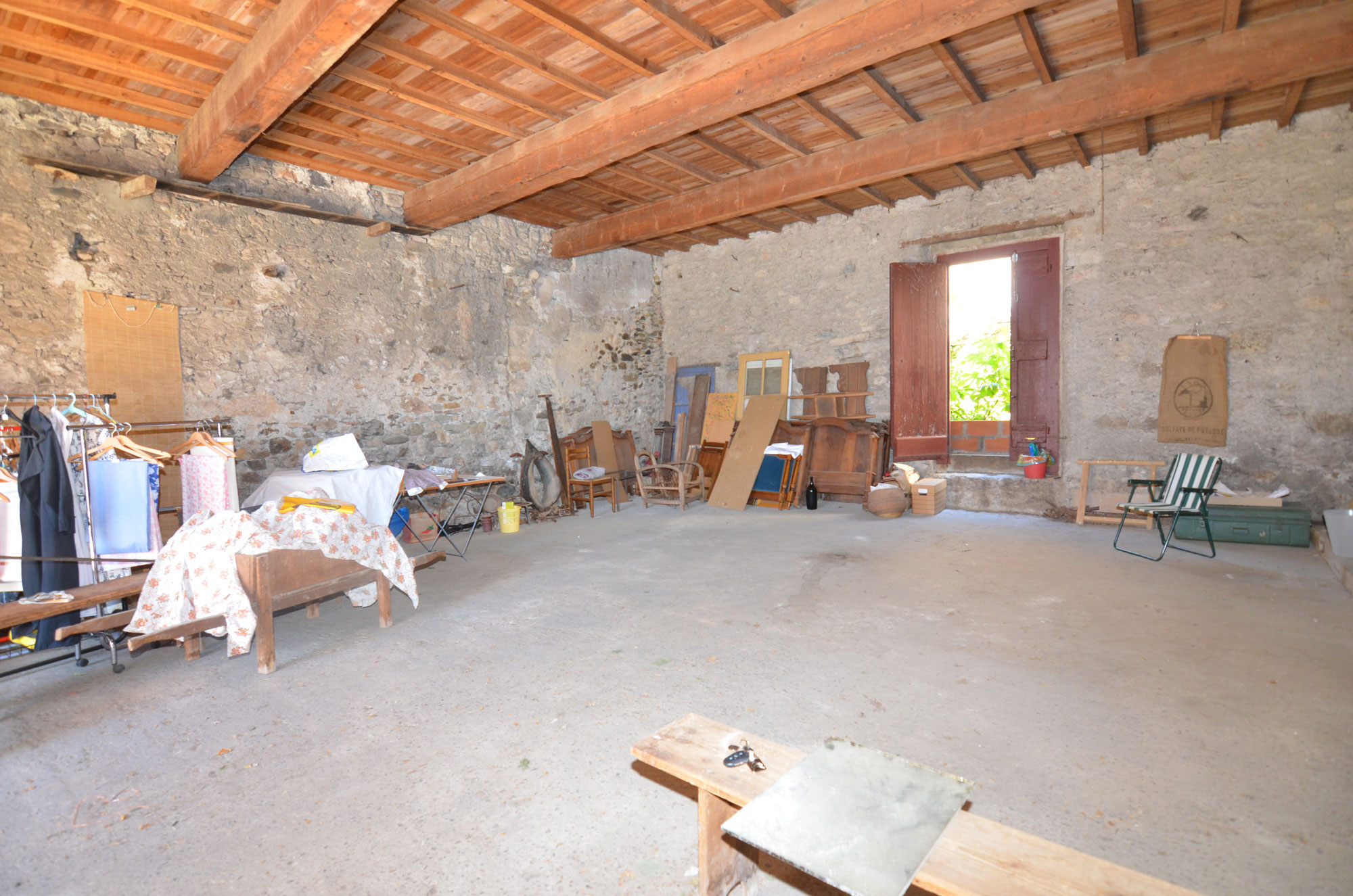 1378CA_stone_barn.jpg