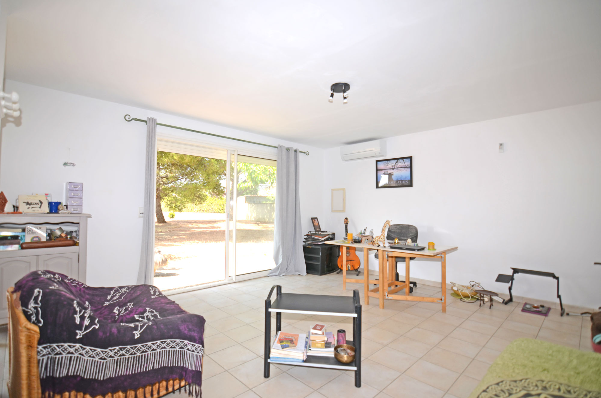 1383CA_living_room2.jpg