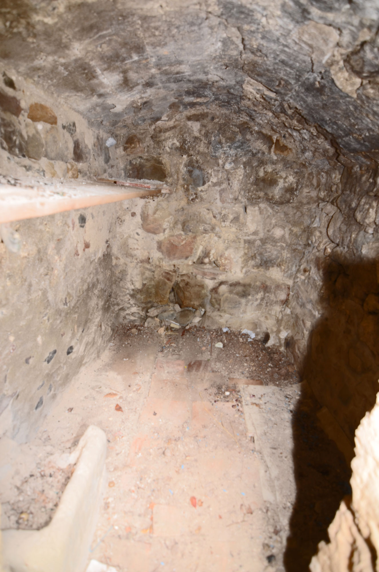 1388BI_petite_cave.jpg
