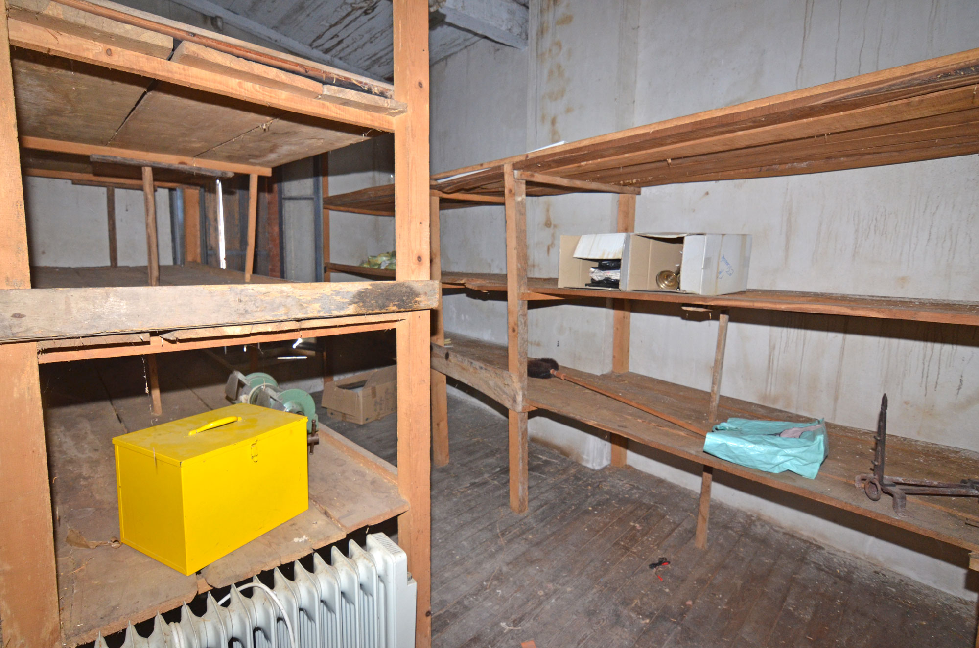 1389CA_room1.jpg